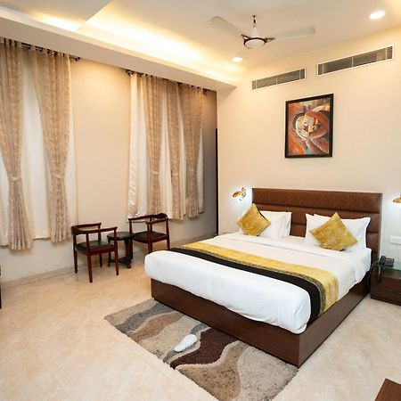 Hotel Radiance Courtyard Varanasi Exterior foto