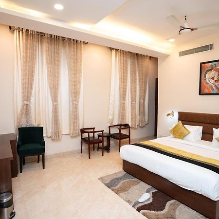 Hotel Radiance Courtyard Varanasi Exterior foto