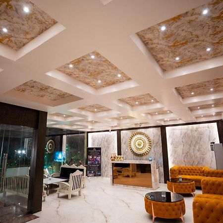 Hotel Radiance Courtyard Varanasi Exterior foto