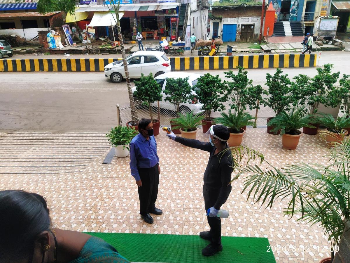 Hotel Radiance Courtyard Varanasi Exterior foto