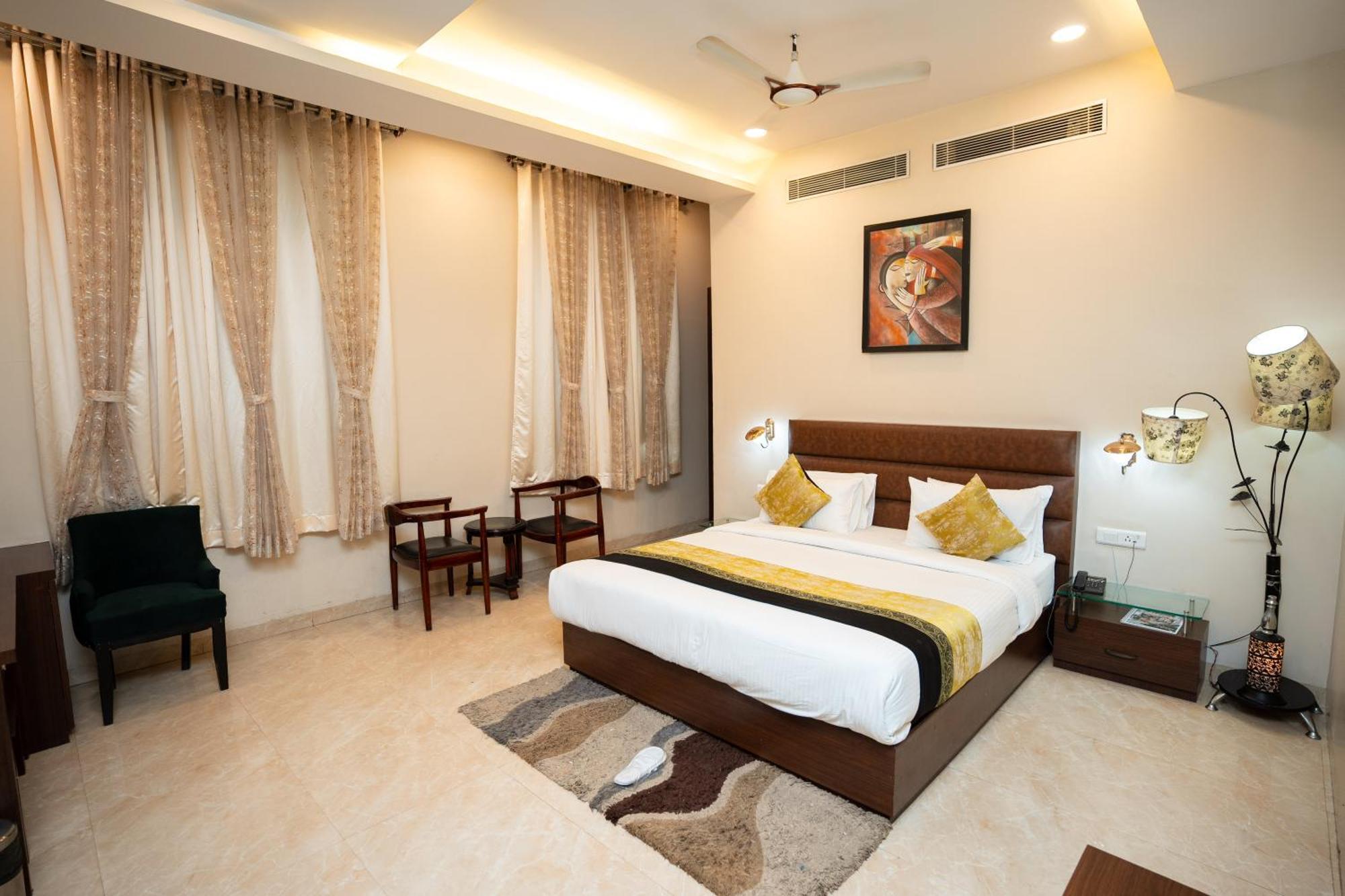 Hotel Radiance Courtyard Varanasi Exterior foto
