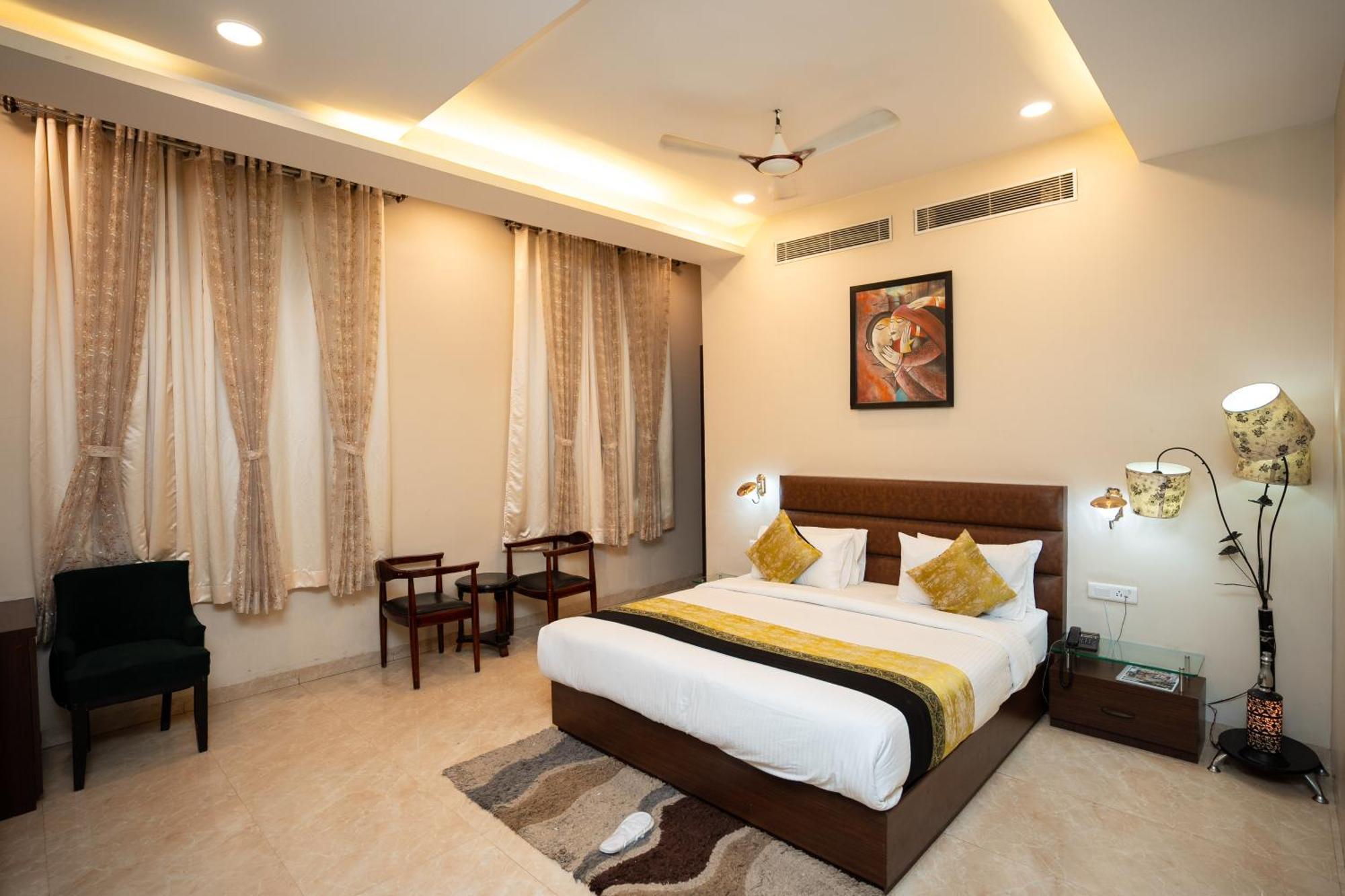 Hotel Radiance Courtyard Varanasi Exterior foto