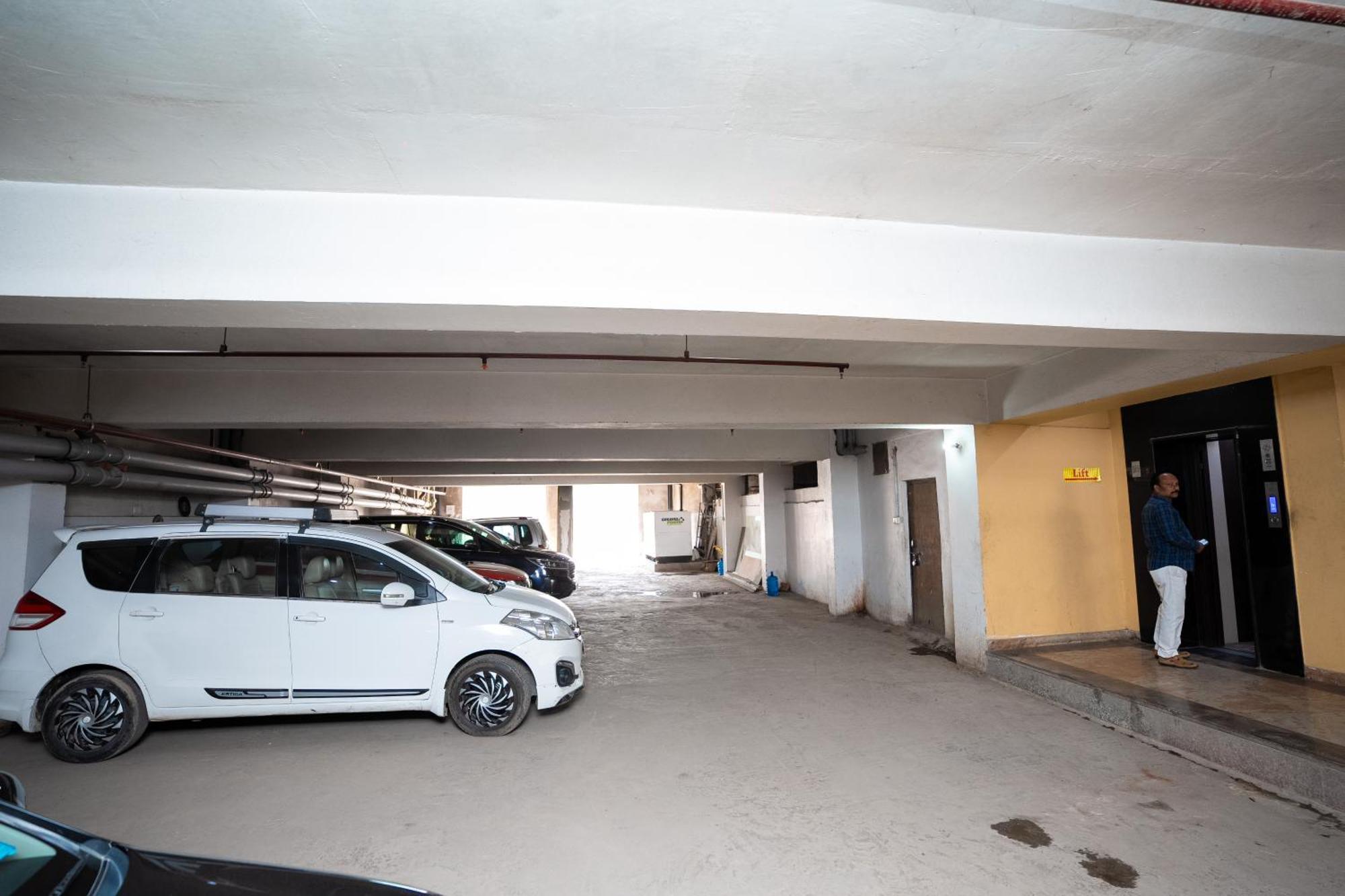 Hotel Radiance Courtyard Varanasi Exterior foto