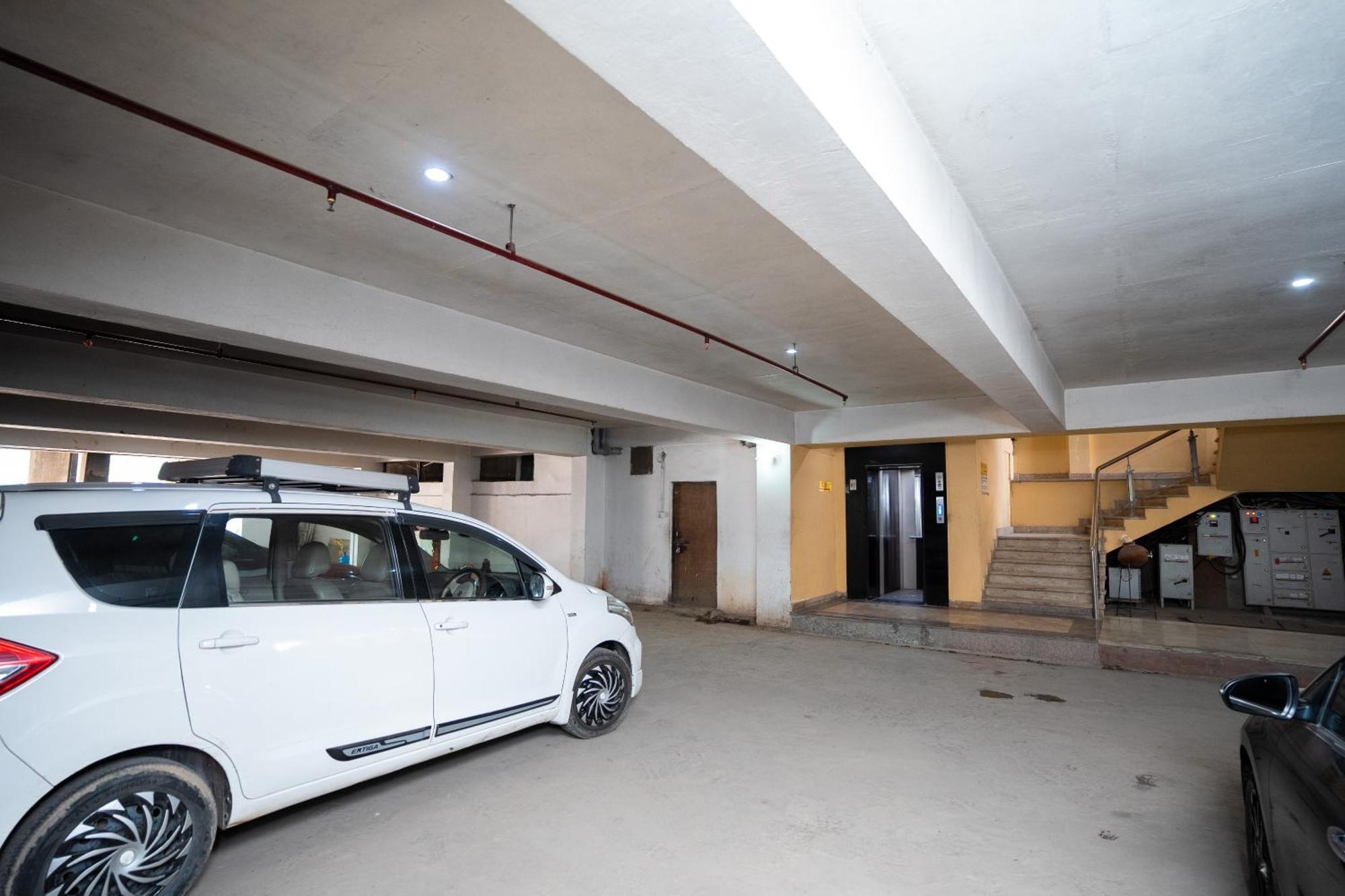 Hotel Radiance Courtyard Varanasi Exterior foto