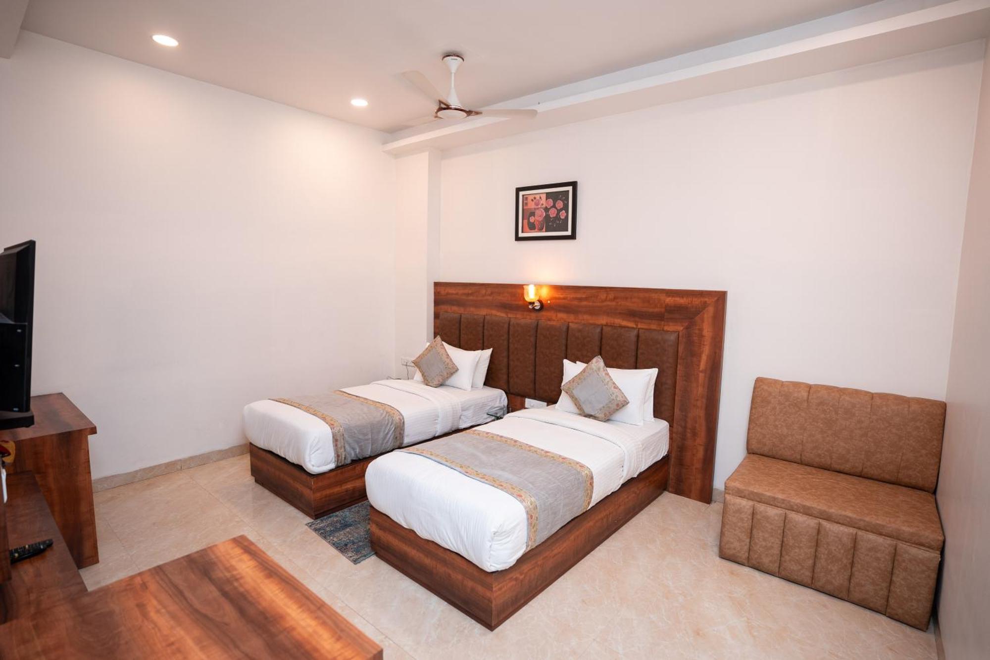 Hotel Radiance Courtyard Varanasi Exterior foto